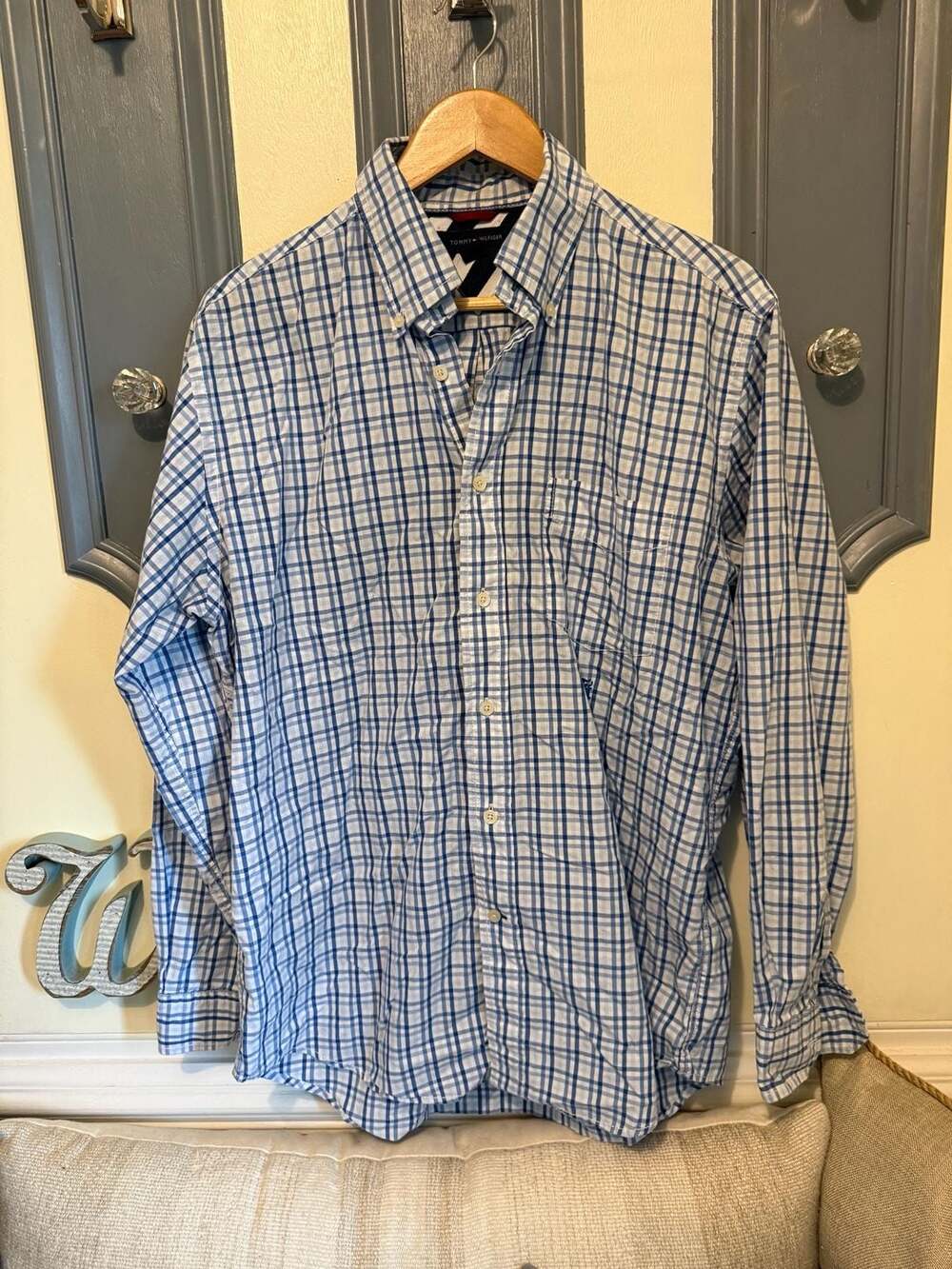 Tommy Hilfiger Men's Blue Plaid Long Sleeve Button Down Shirt Size M